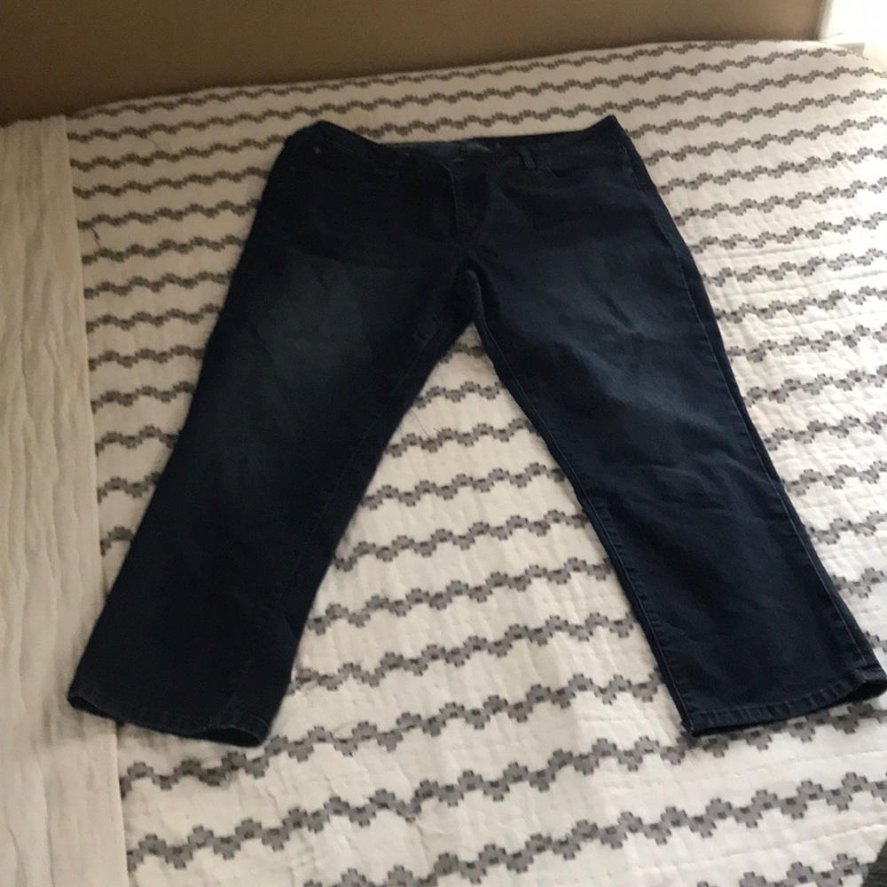 Women’s JLo Capris